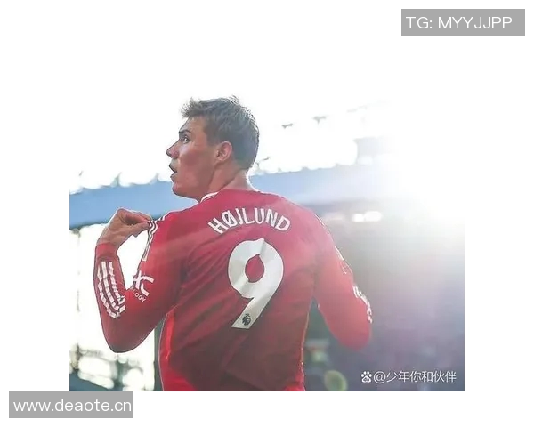 英超球队曼联新任主帅揭晓，球迷期待华丽蜕变和重生